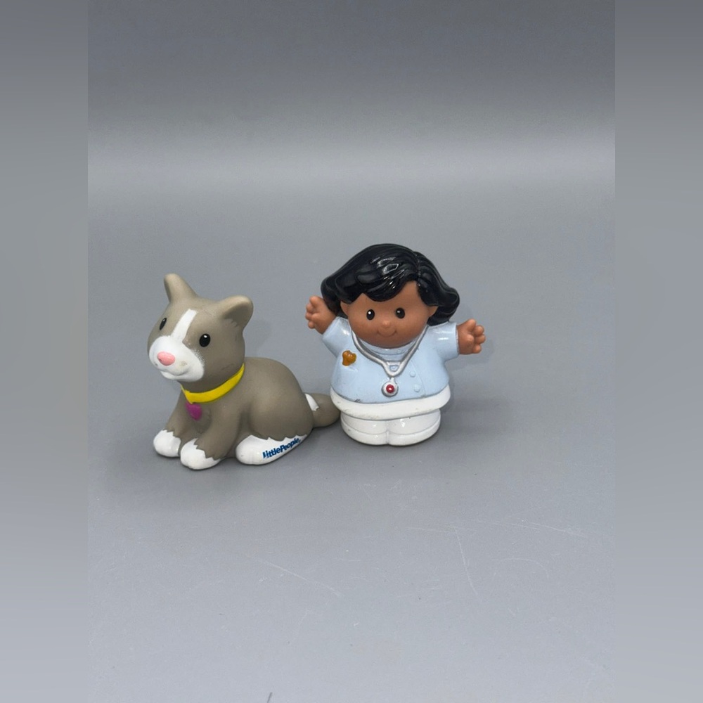 Vet & her assistant Little People set